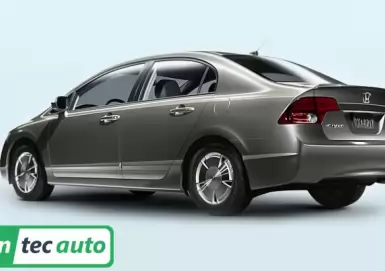 Honda Civic hybrid Sedan automatic car of group G2